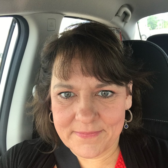 Meet your Posher, Amy - Picture 3 of 3